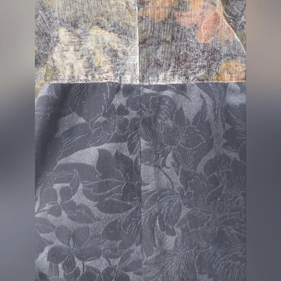 Unique Velvet Shacket - Picture 6 of 6